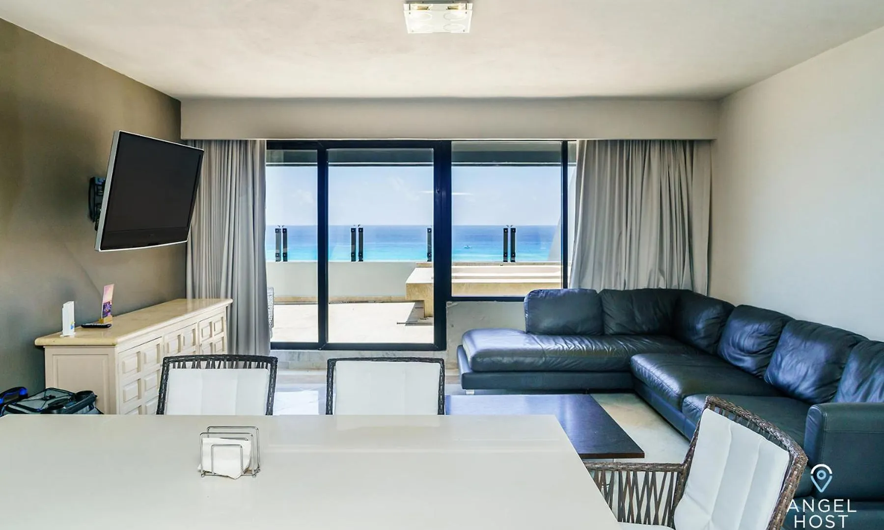 Fabulous Oceanview Suite Access To Beach & Pools カンクン 別荘
